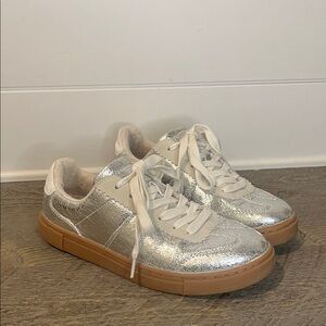 Cushionaire Balance Lace Up Silver Metallic Sneakers Size 6